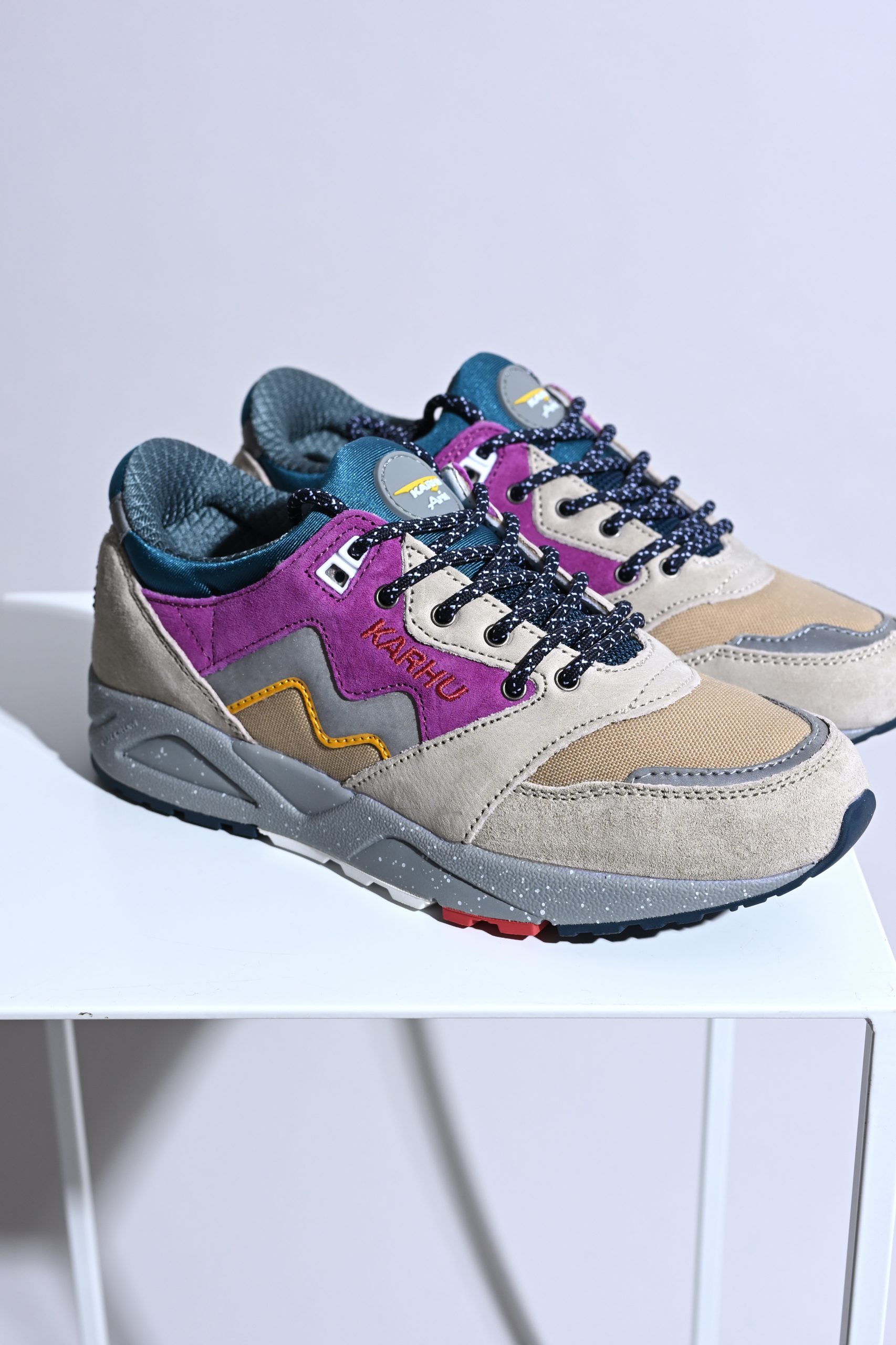 KARHU ARIA 95 Silver lining/ Mulberry