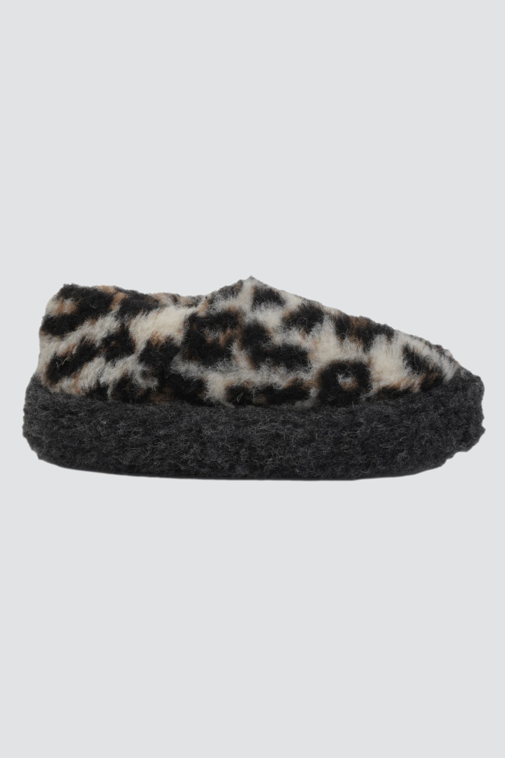 COLDBREAKER Slippers SIBERIAN Leopard
