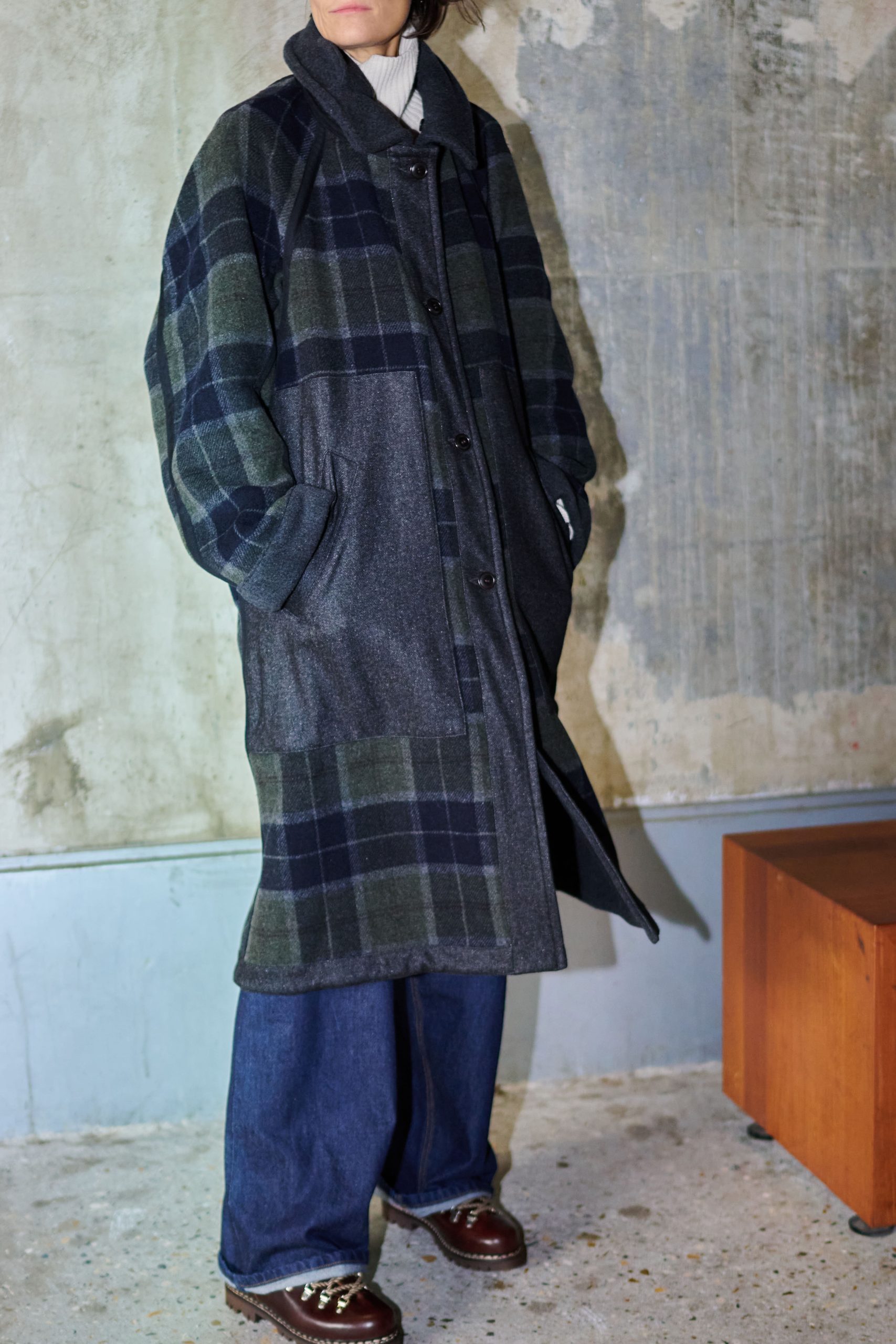 GIRLS OF DUST Army Trench Golf Wool Caviar