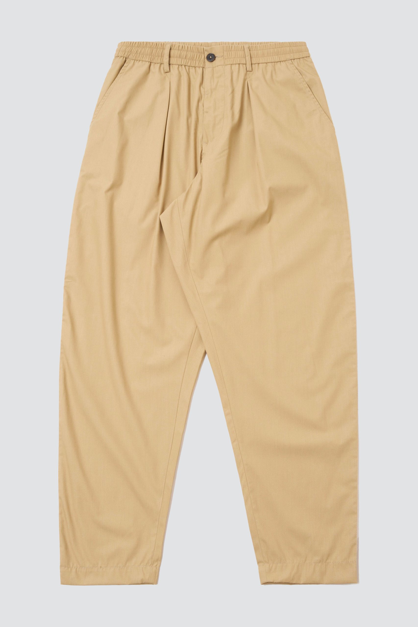 UNIVERSAL WORKS PLEATED Track pant recycled Polytech Sand